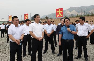 丁小強帶隊開展全市第二季度項目拉練檢查 聚焦金屬建筑裝飾材料制造，推動產業升級與高質量發展